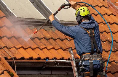 Démoussage et hydrofuge de toiture à Combertault
